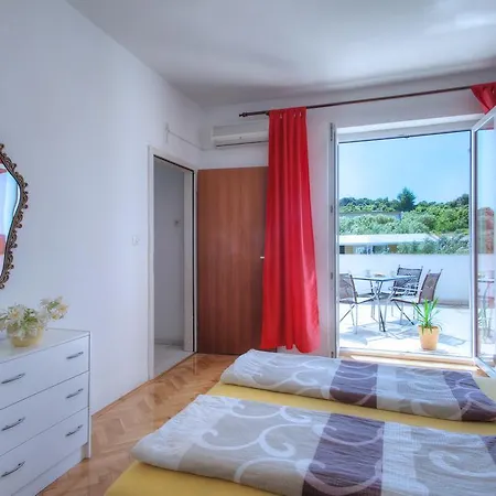 Apartments Irena Jezera Room photo