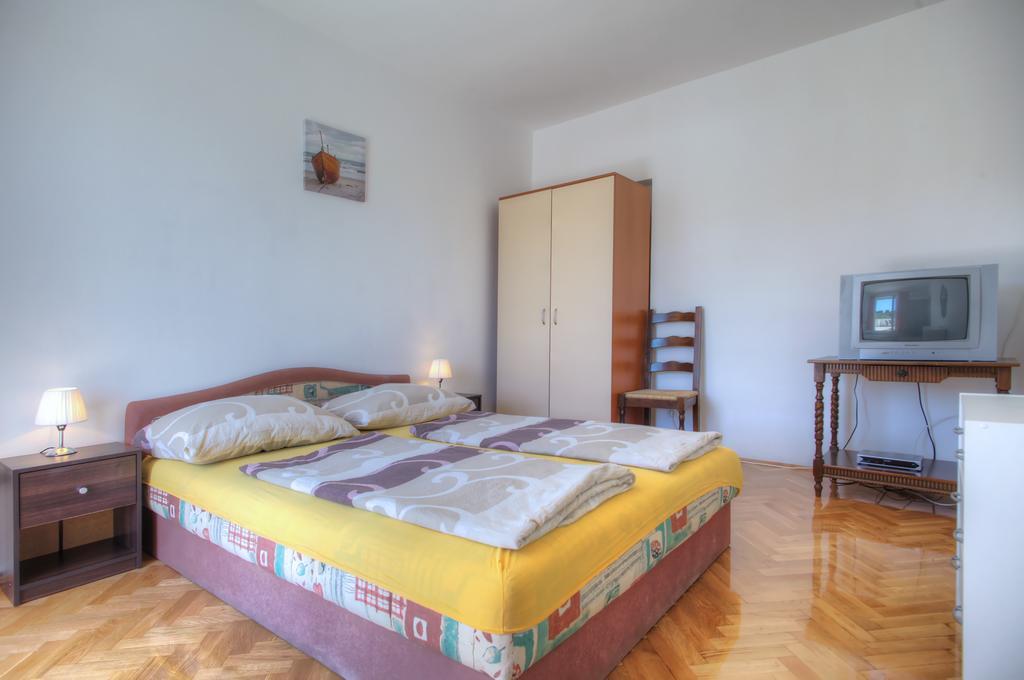 Irena Apartment