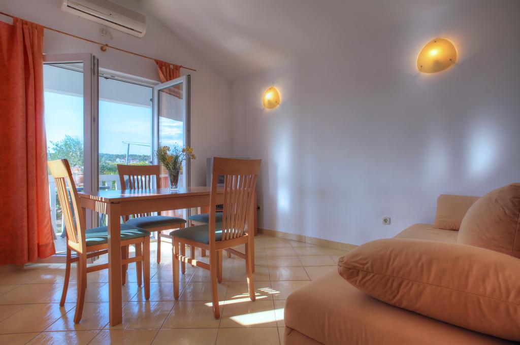 Irena Apartment Jezera